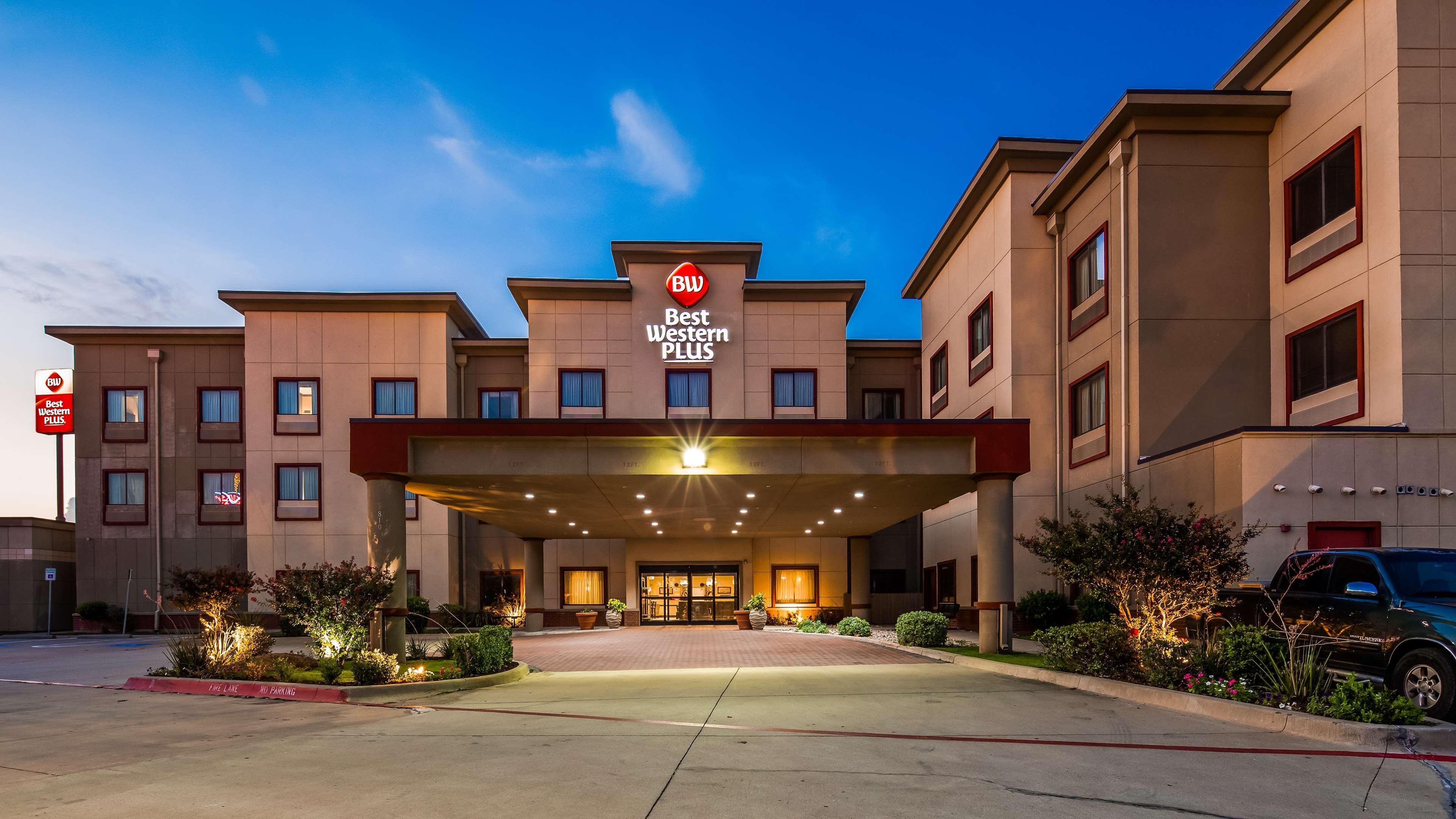 Best Western Plus Texoma Hotel & Suites Denison Exterior photo